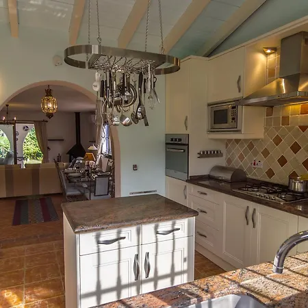 Mika Private Pool - Barbecue - Wifi Villa *